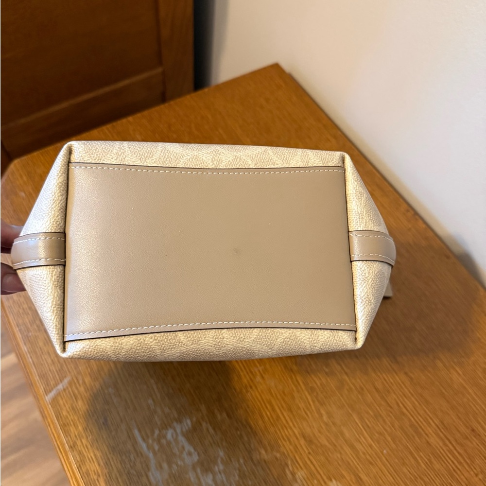 Coach Beige Signature Canvas Shoulder Bag - Picture 4 of 6